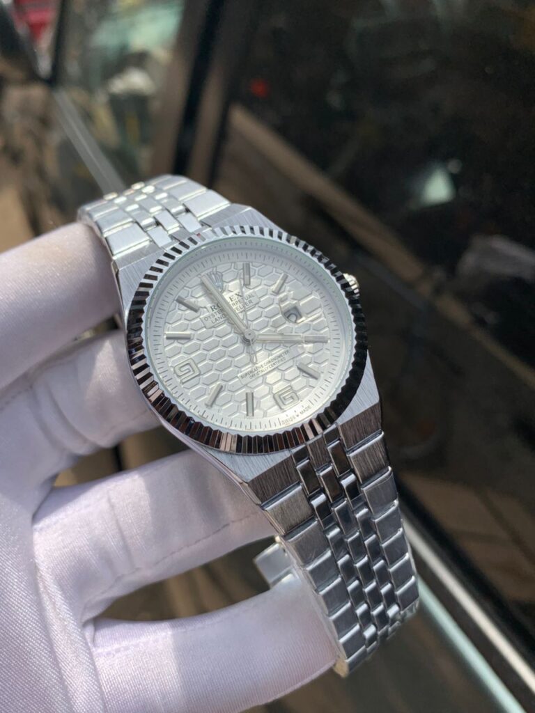 Rolex Oyster Silver White in Glass #33,000